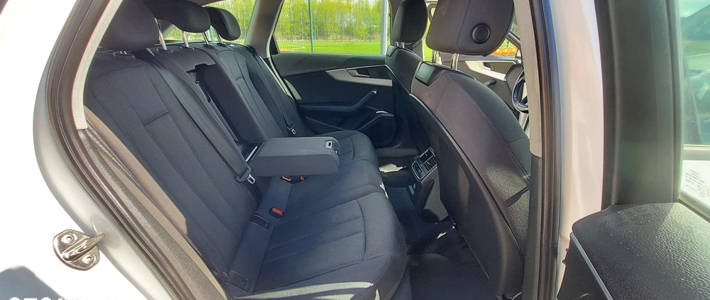 Audi A4 cena 72900 przebieg: 112000, rok produkcji 2017 z Malbork małe 277